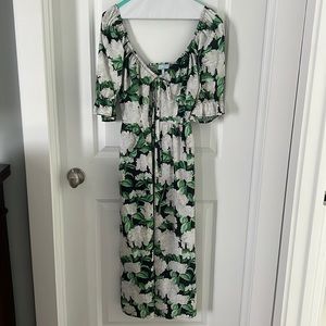 Hill House Floral/ Hydrangea Dress Size Small EUC worn 2 times and dry cleaned.